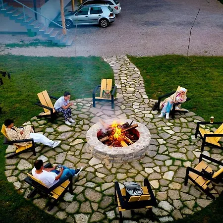 بيت خشبي Japodski Otoci Racic