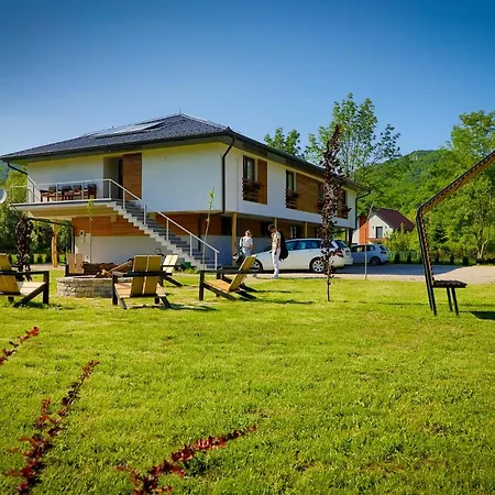Turisticko Naselje- Japodski Otoci Racic