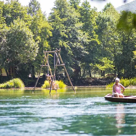 Turisticko Naselje- Japodski Otoci Racic