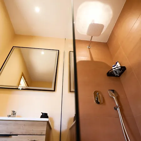 Japodski Otoci بيت خشبي *