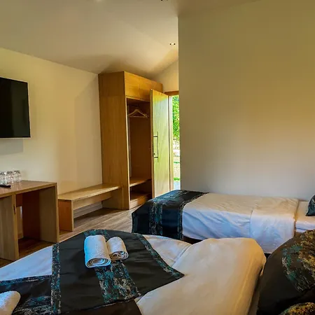Turisticko Naselje- Japodski Otoci Lodge Racic