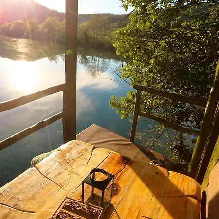 Turisticko Naselje- Japodski Otoci Lodge *