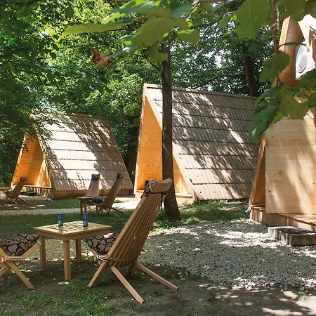 Turisticko Naselje- Japodski Otoci Lodge *