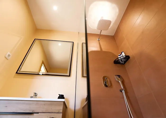 Japodski Otoci Lodge *